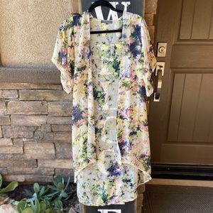 CHIC HAPPENS FLORAL SHEER KIMONO SMALL